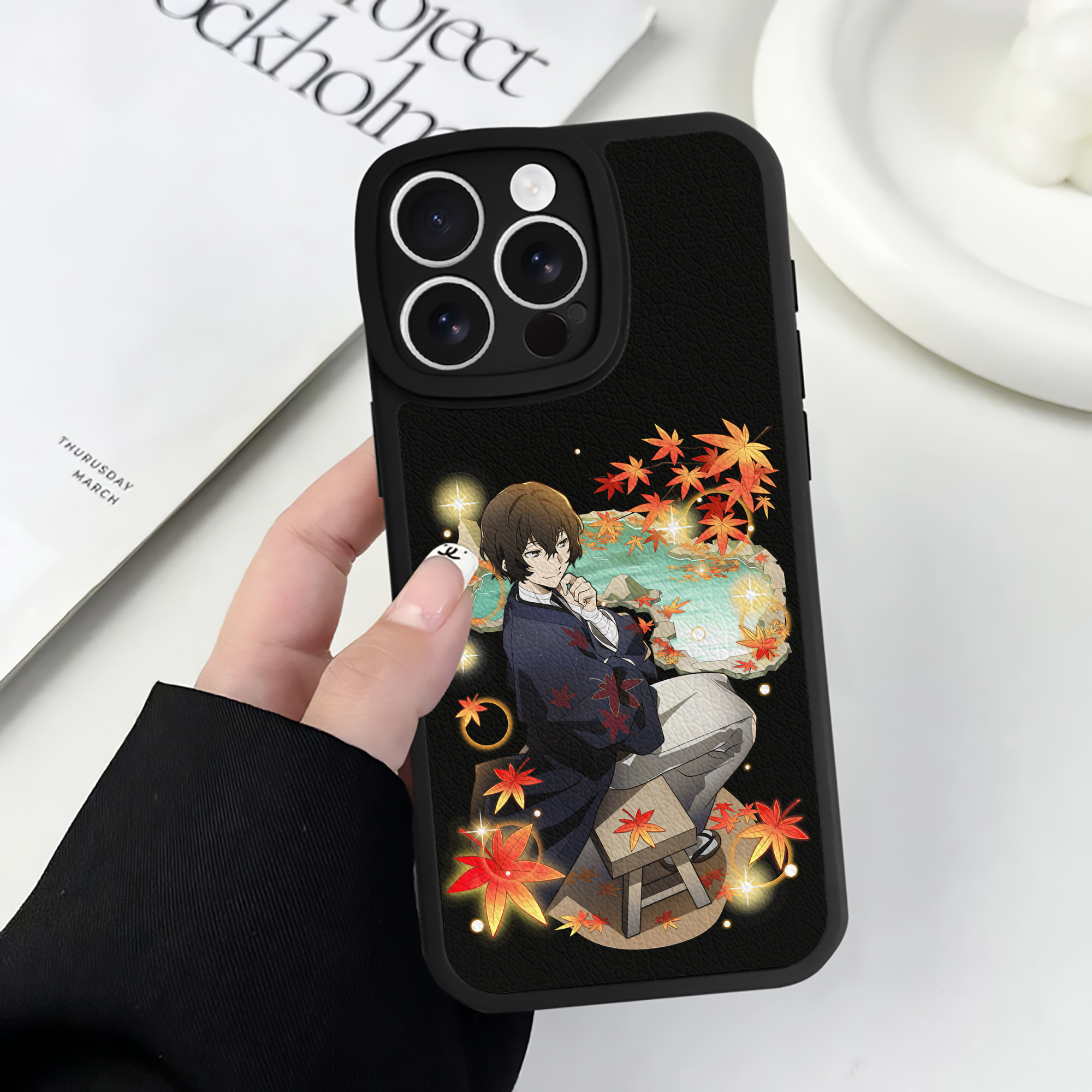 （画像用） 文豪ストレイドッグス Bungo Stray Dogs 【iPhone 16シリーズ対応】シリコンスマホケース（レザー調） 材質：シリコン